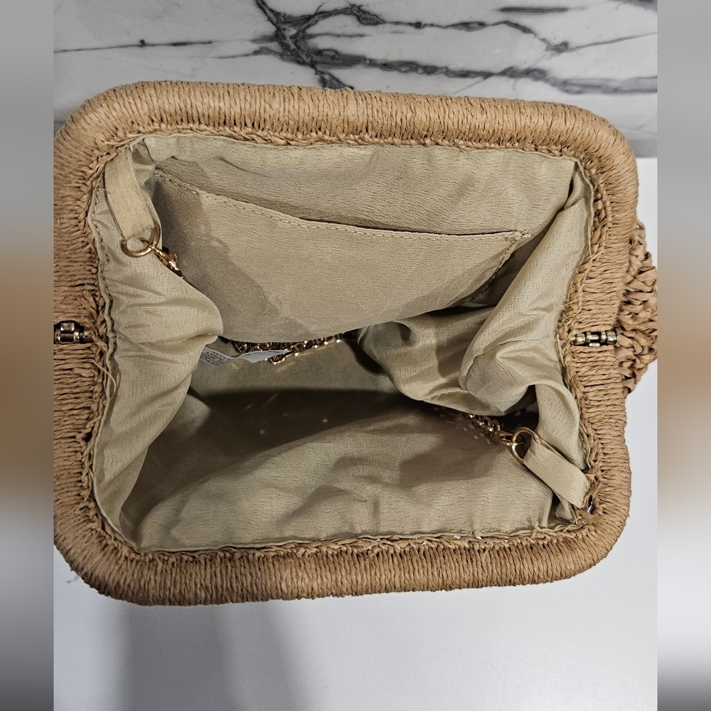Embellished Beaded Shells and Faux Pearls Straw Frame Clutch Natural Handbag - Picture 8 of 9